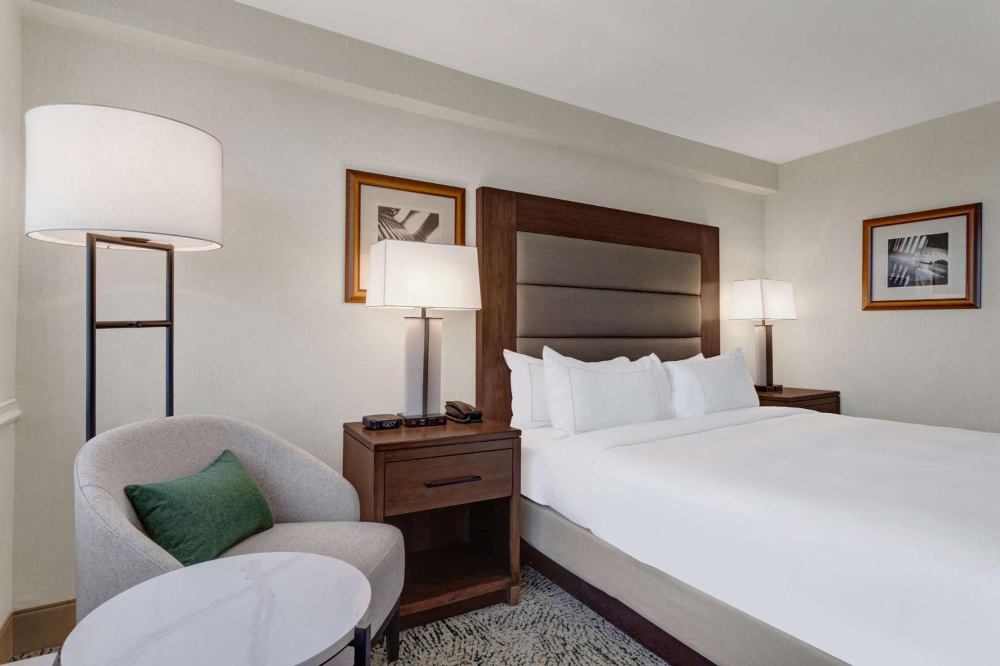 Hilton Arlington National Landing Hotel Exterior photo